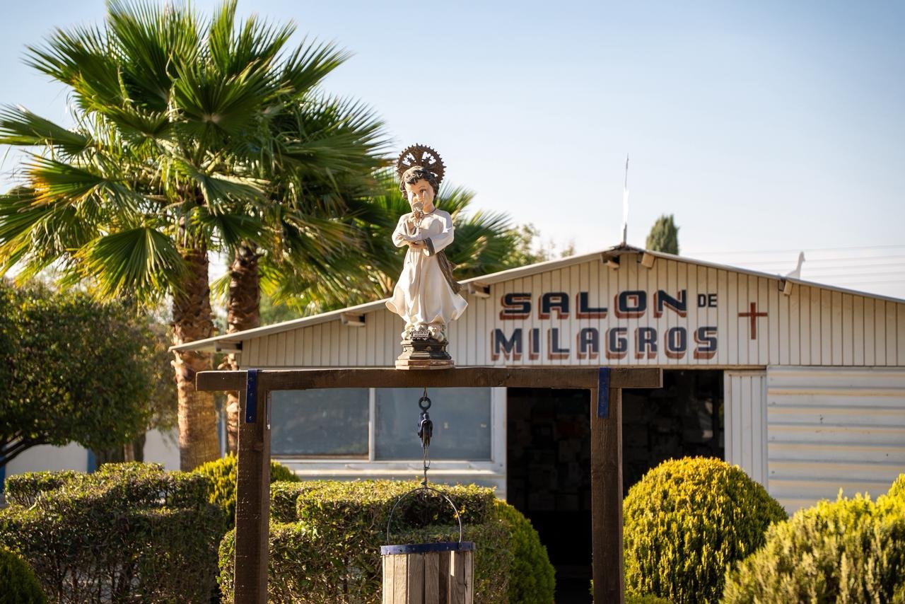 Salón de Milagros con estatuilla del Santo Niño